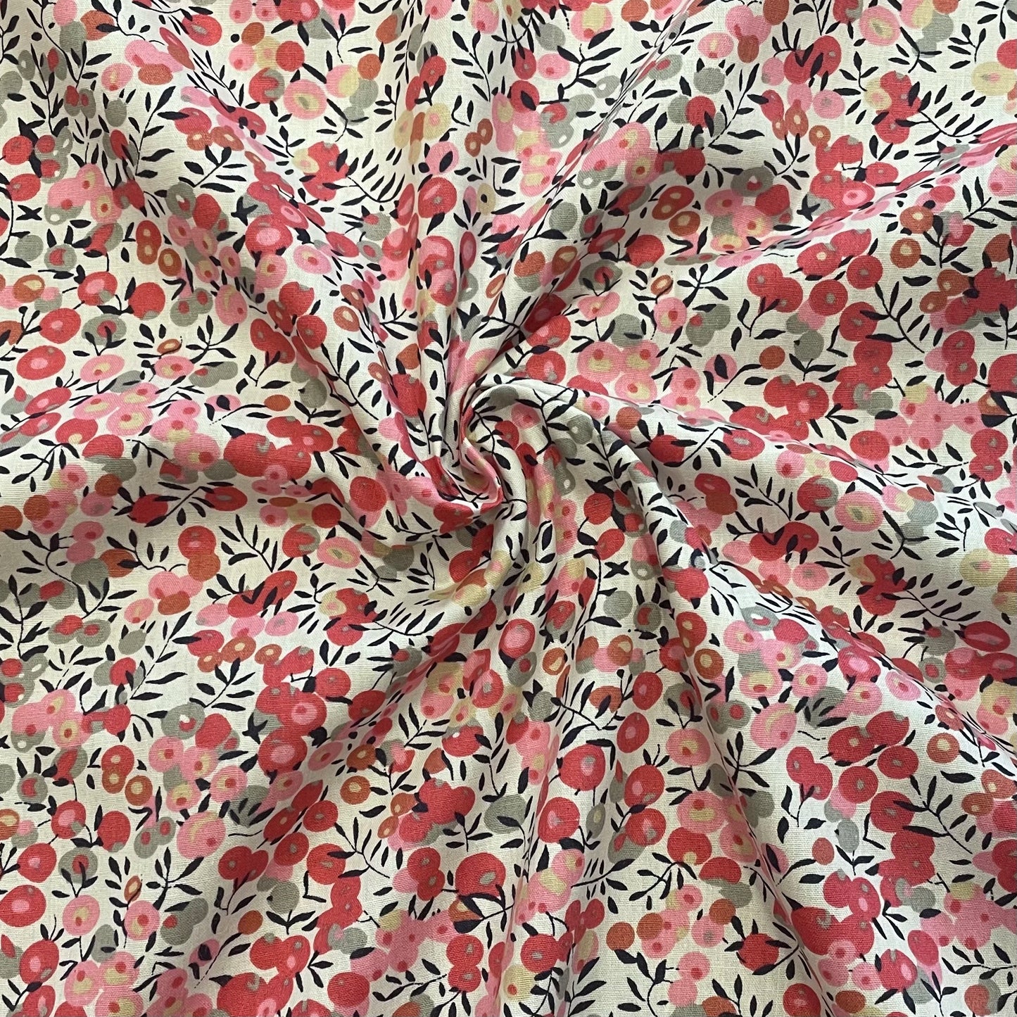 145×50cm Red Wild Strawberry 100% Cotton Poplin Original Digital Printing Fabrics Used for Sewing Designer Skirt Handmade DlY
