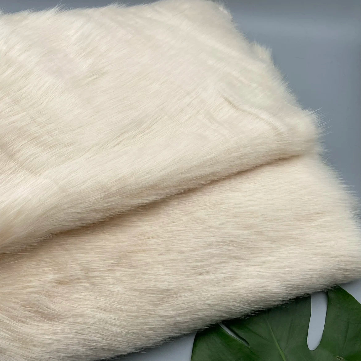 Plush Fabric Soft Smooth Imitation Fox Fur Clothing Collar Carpet Decoration Pad Counter Cloth Diy Sewing By The Meter